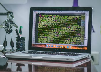 Git Hygiene as a Stealth Seniority Signal in Code Reviews